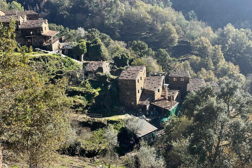 From Earth to Wall – Introduction to Lime Mortars