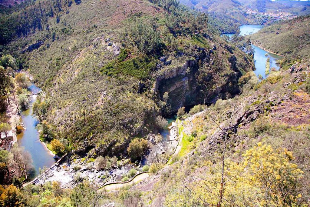 Passeio Pedestre pela Grande Rota do Zêzere: Macieira-Penedo Furado