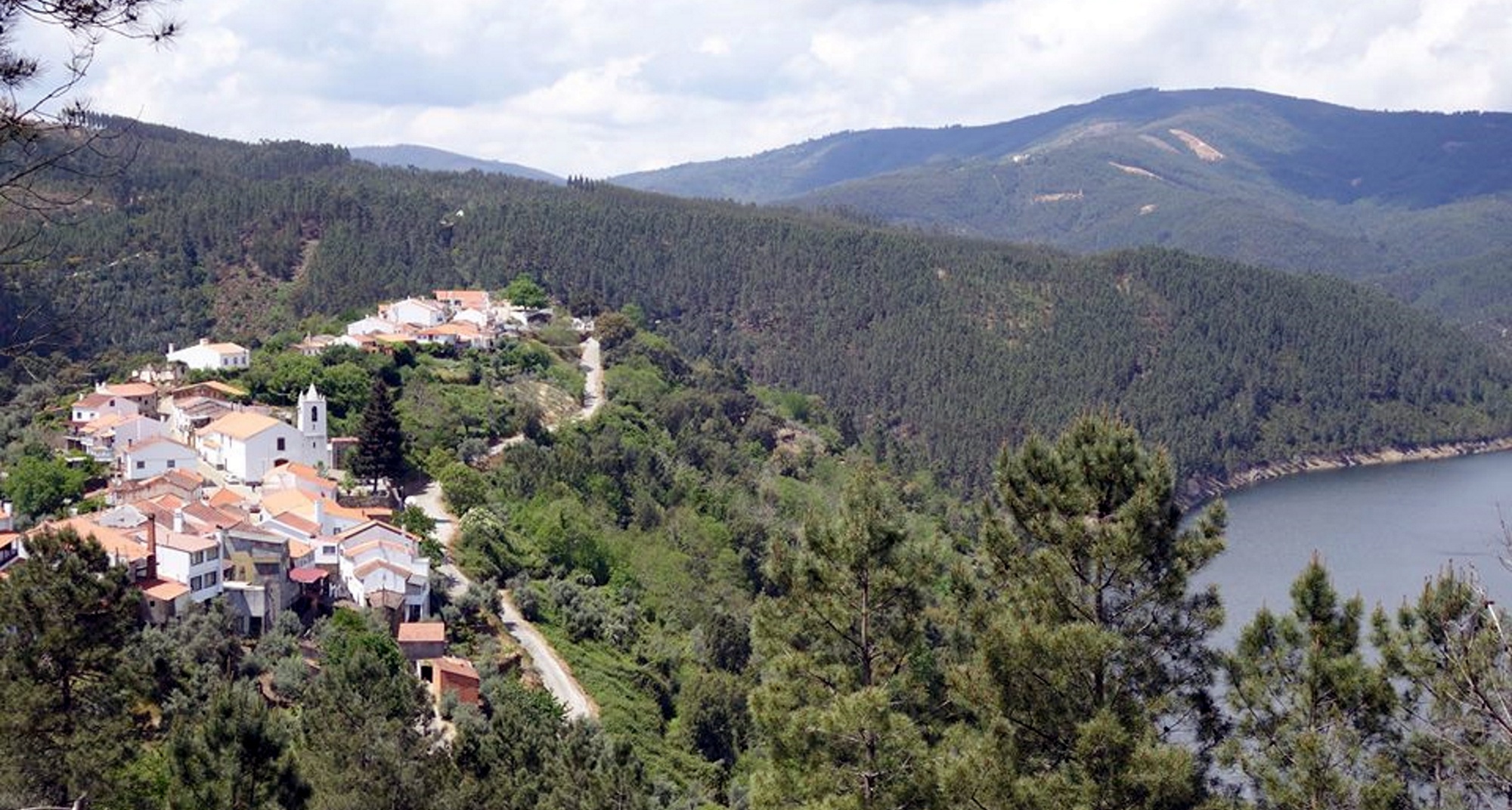 A Mui Nobre Villa de Álvaro