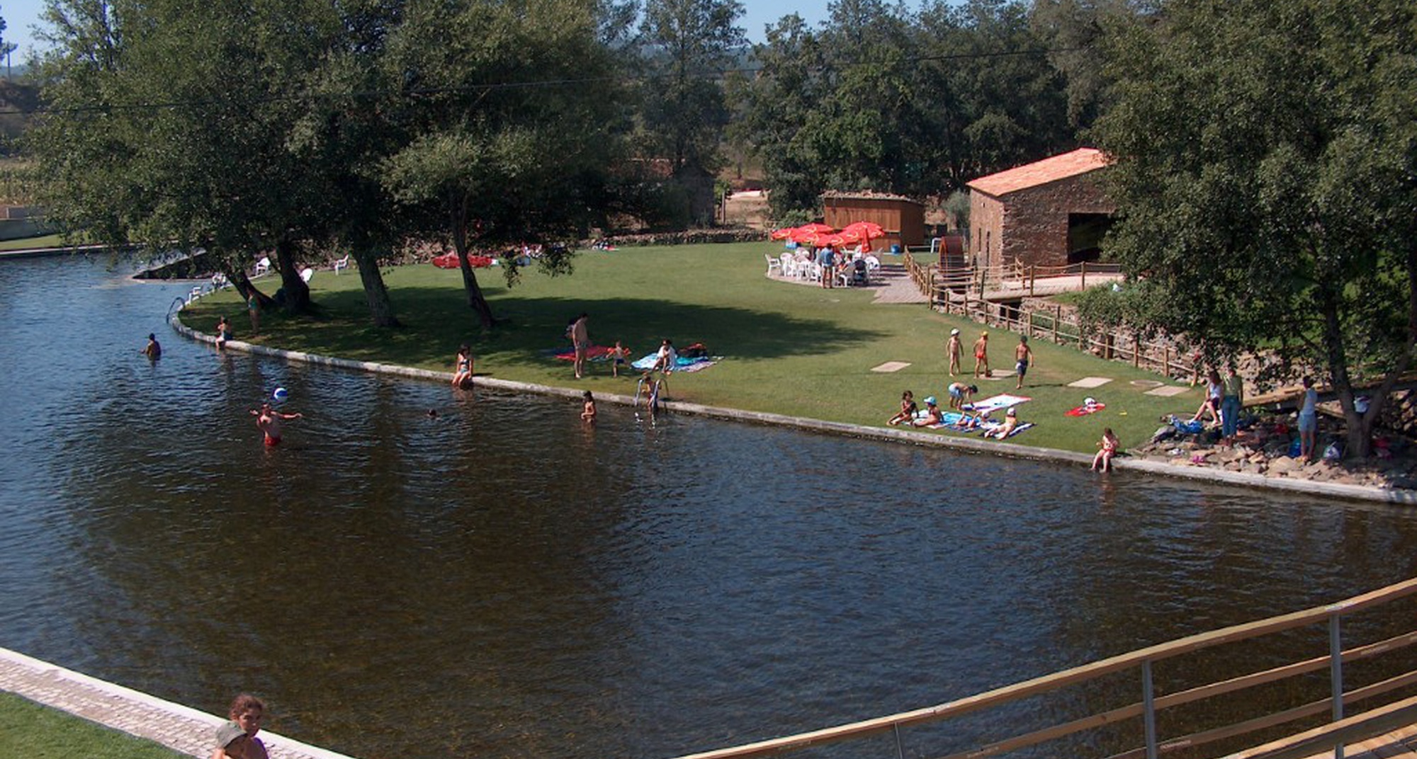 Animação na Praia Fluvial do Mosteiro